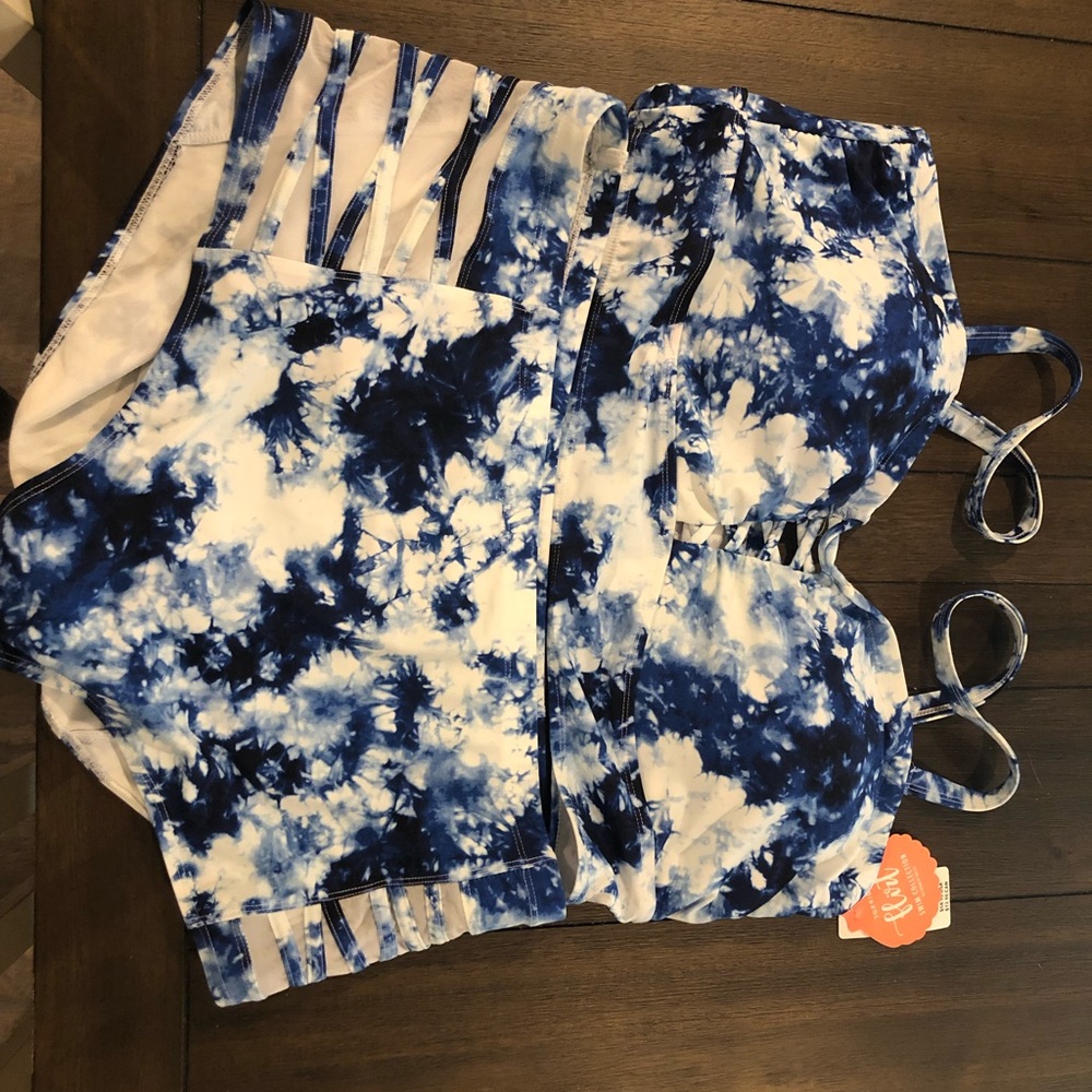 Torrid size 3 two piece.